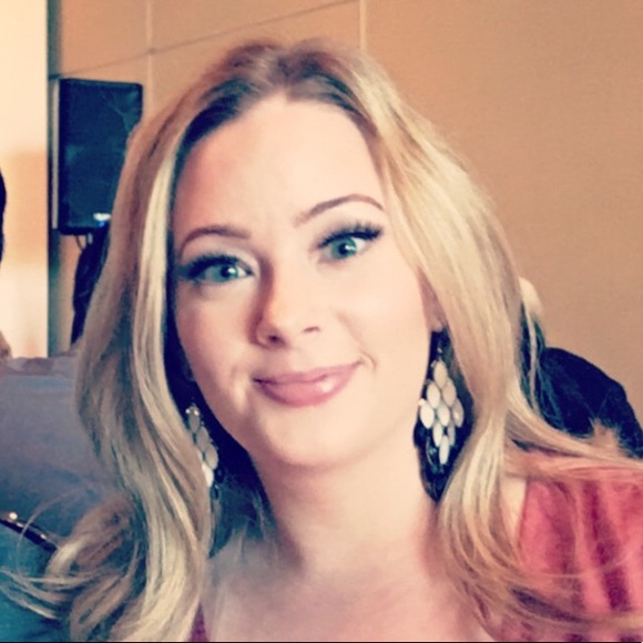 Meet your Posher, Caley - Picture 1 of 1